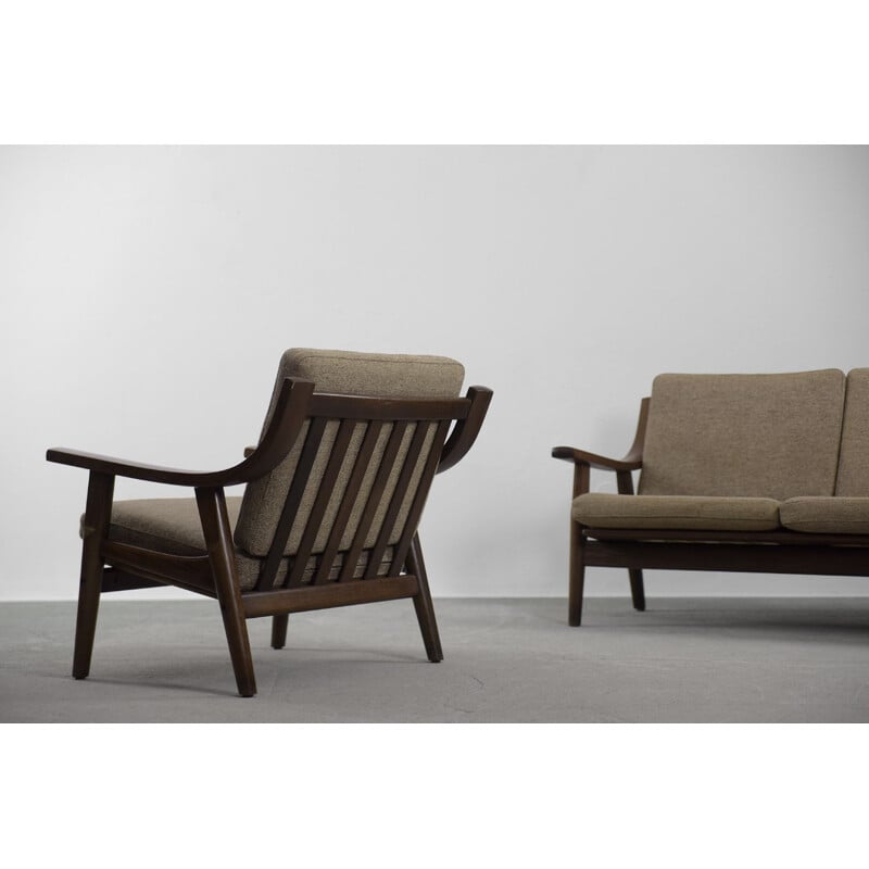 Ein Paar Vintage 3-Sitzer Sofas und Sessel von Hans J. Wegner für Getama Scandinavian 1960
