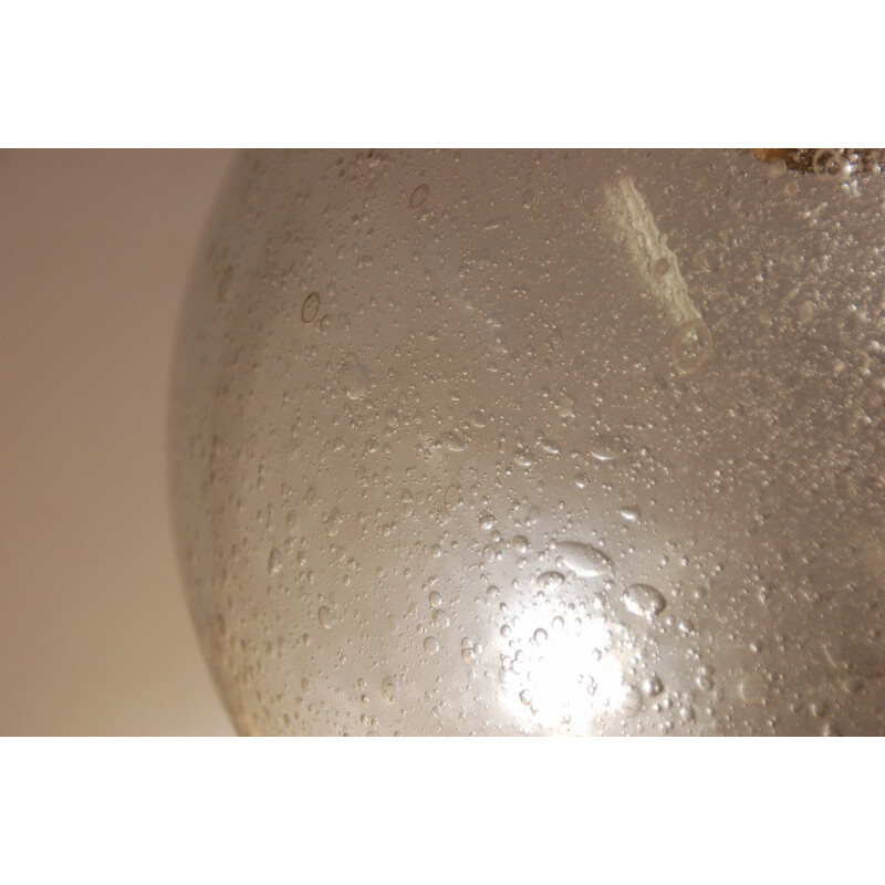 Suspension globe en verre et laiton - 1960