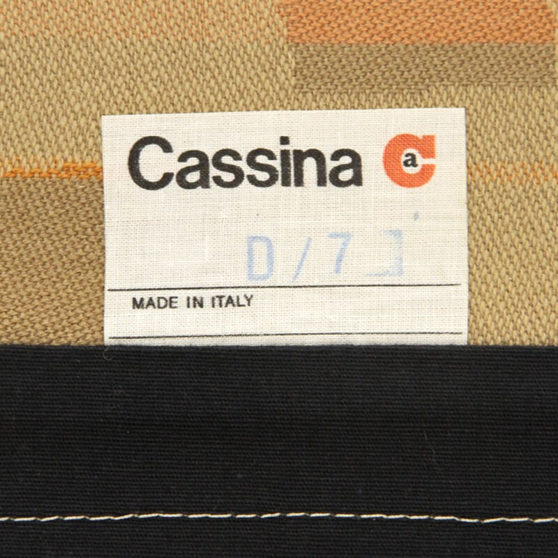 Fauteuil vintage avec pouf  en teck et métal noir, Cassina 1970