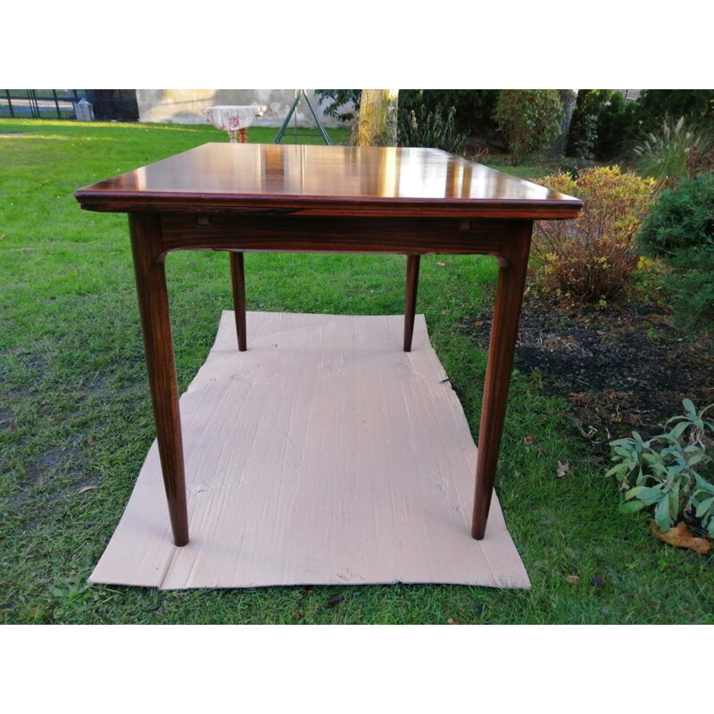 Vintage wooden extensible table