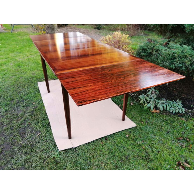 Vintage wooden extensible table