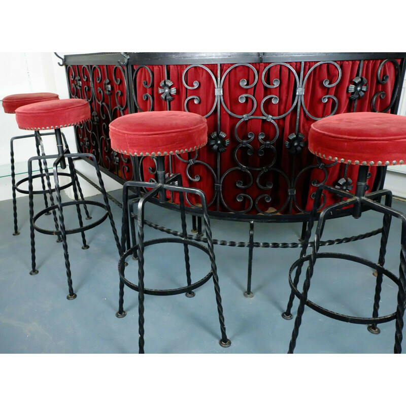 Large vintage bar with 4 wrought iron and ceramic stools 1960