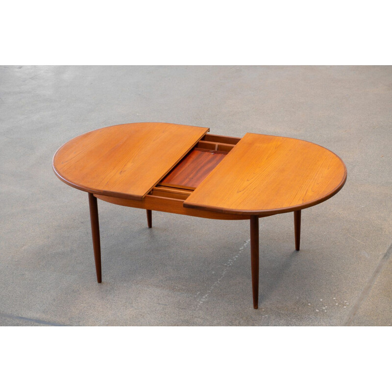 Vintage scandinavian table G-Plan 1960