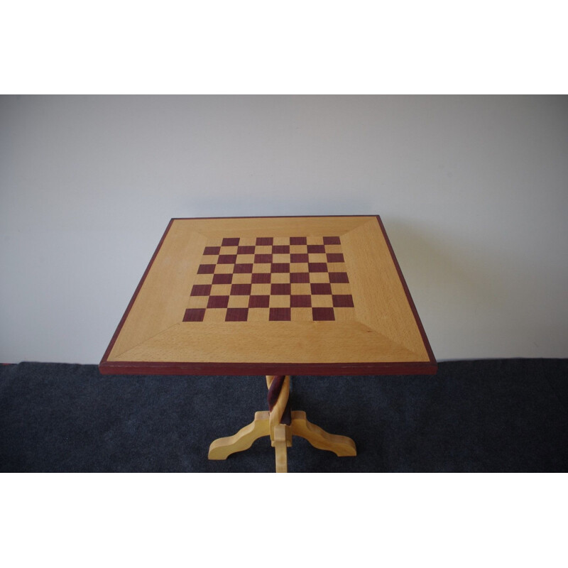 Table vintage de café et d'échecs