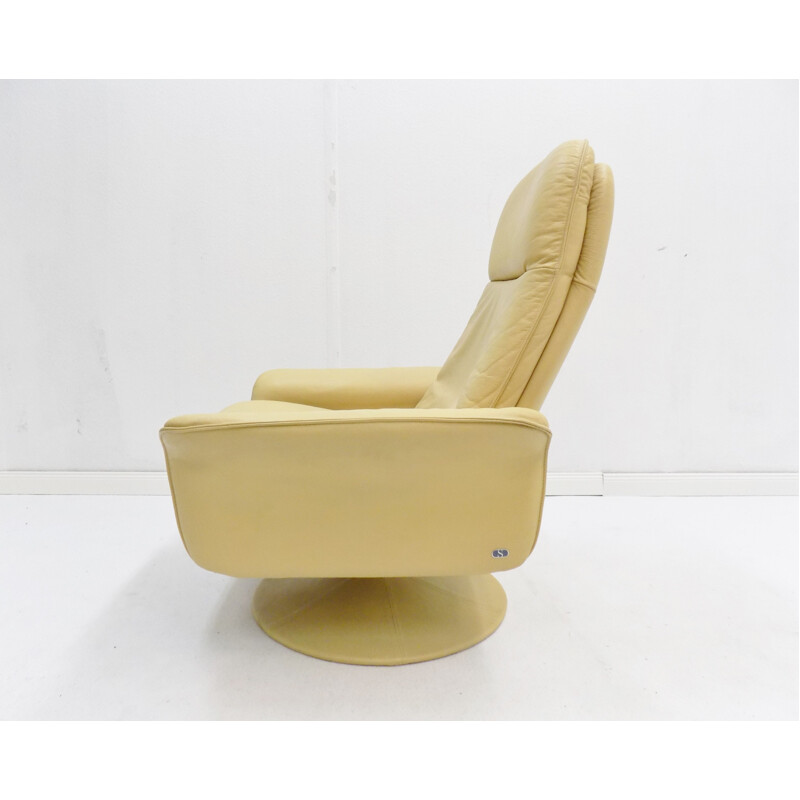 Vintage Tulip leather armchair