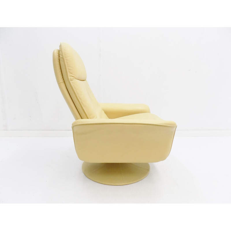 Vintage Tulip leather armchair