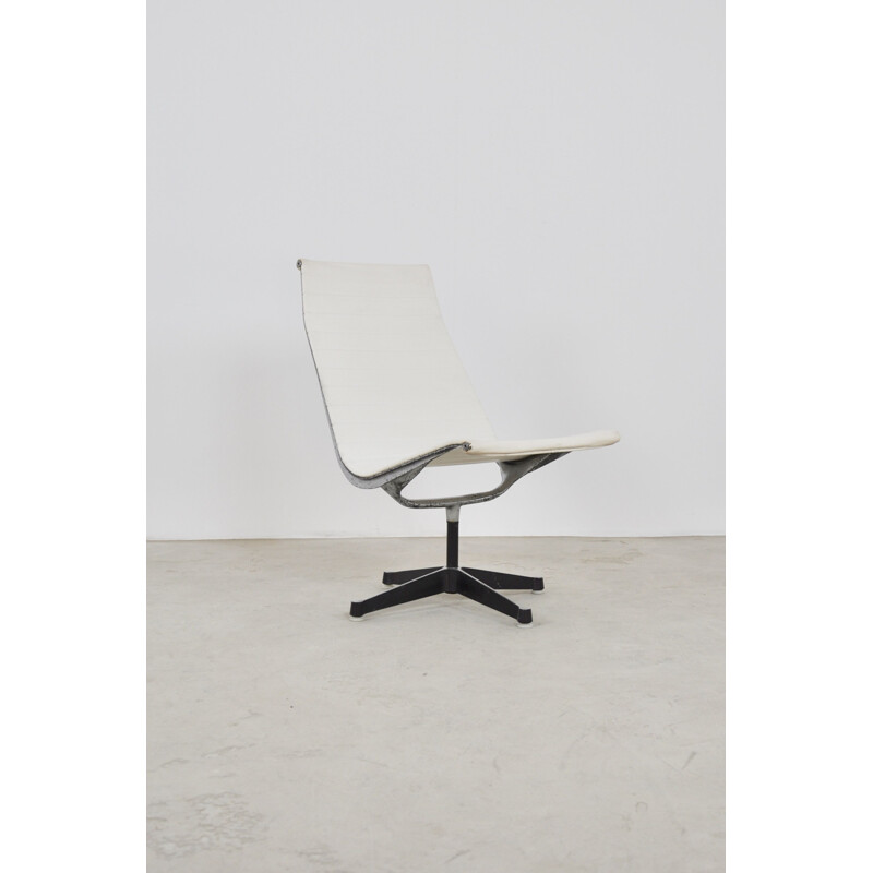 Vintage White Office Armchair by Charles & Ray Eames for Herman Miller 1970s