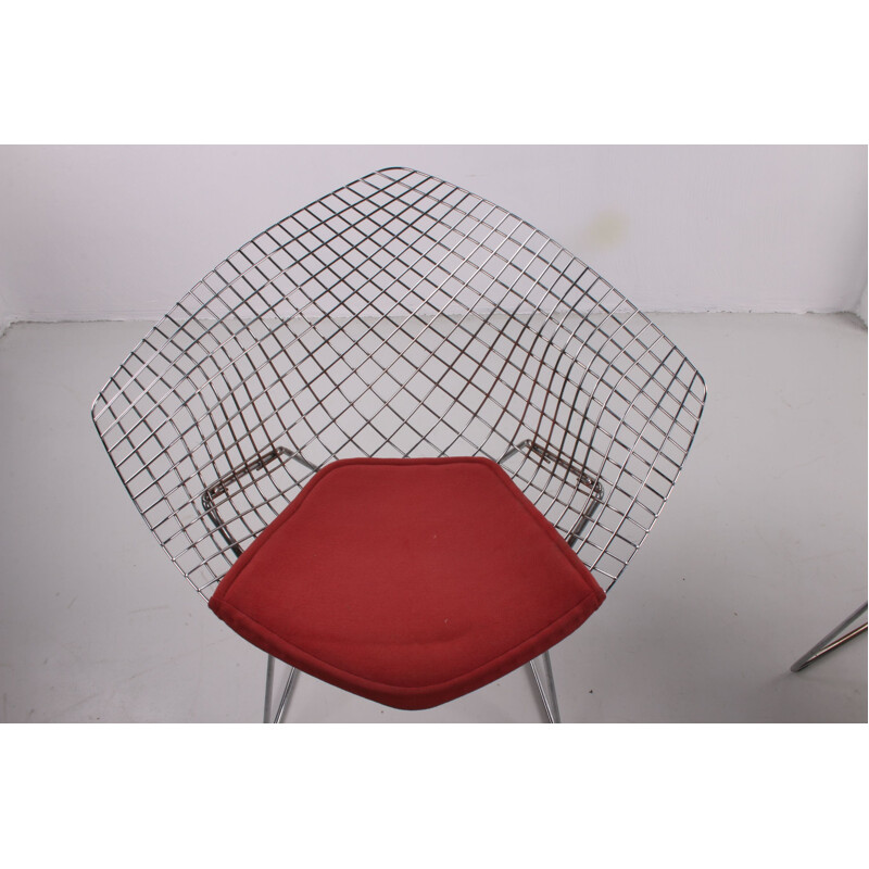 Paire de chaise vintage en fil de fer par Harry Bertoia pour Knoll International 1980
