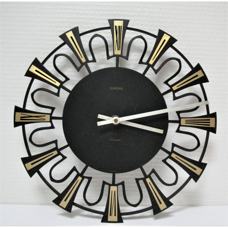 horloge vintage murale métal noir et doré allemande 1960