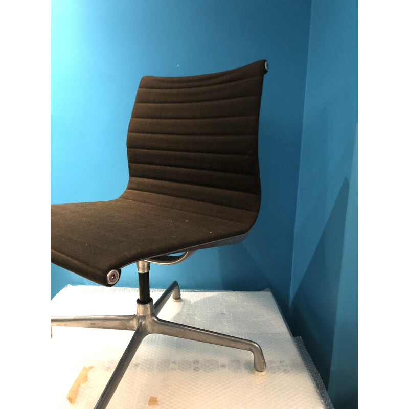 Vintage office chair by Charles and Ray Eames for Herman Miller