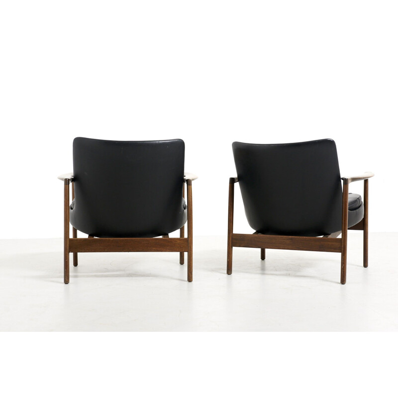 Pair of vintage Easy Chairs by Ib Kofod-Larsen for Fröscher Germany 1974s
