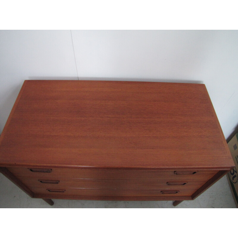 Vintage chest of drawers in teak danish