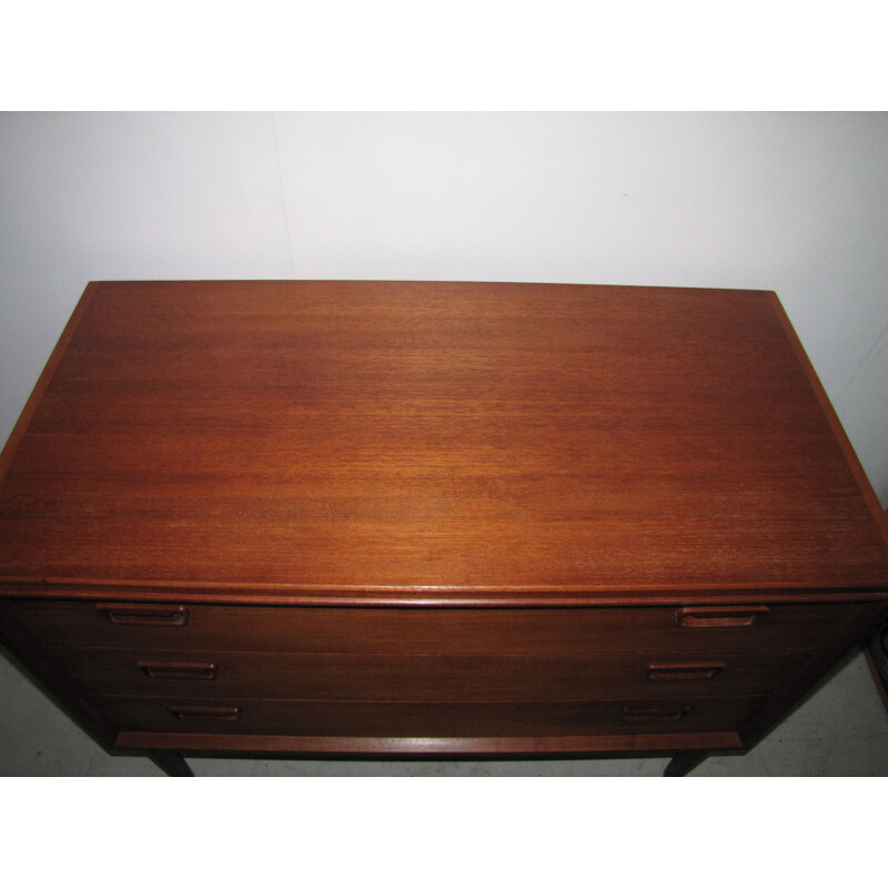 Vintage chest of drawers in teak danish