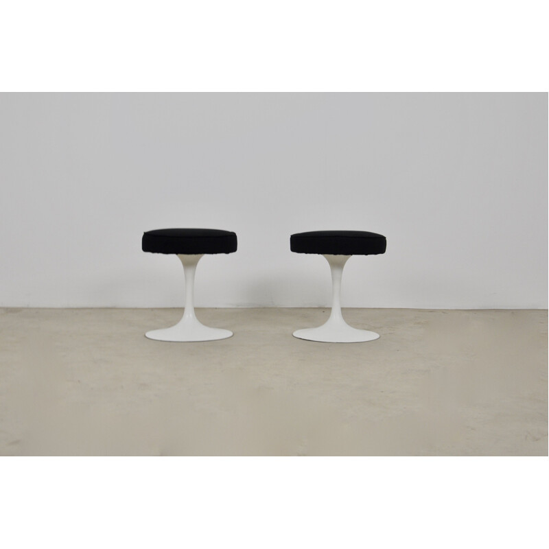 Pair of vintage Tulip Stool by Eero Saarinen for Knoll 1970s