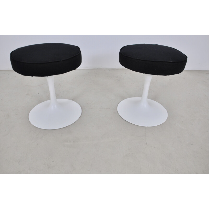 Pair of vintage Tulip Stool by Eero Saarinen for Knoll 1970s