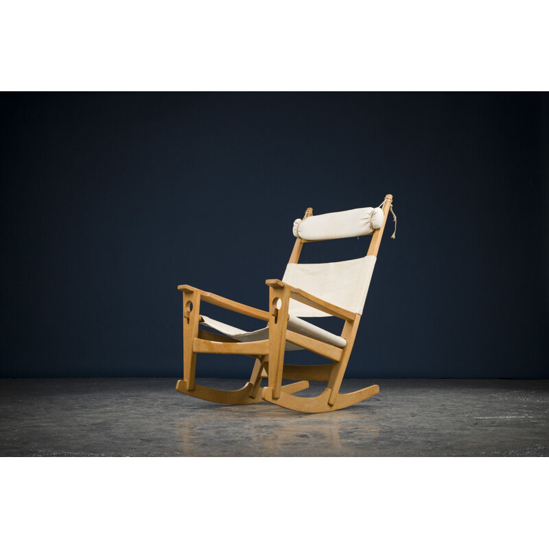 Vintage model GE-273 rocking chair by Hans J. Wegner for Getama Danish 1950s