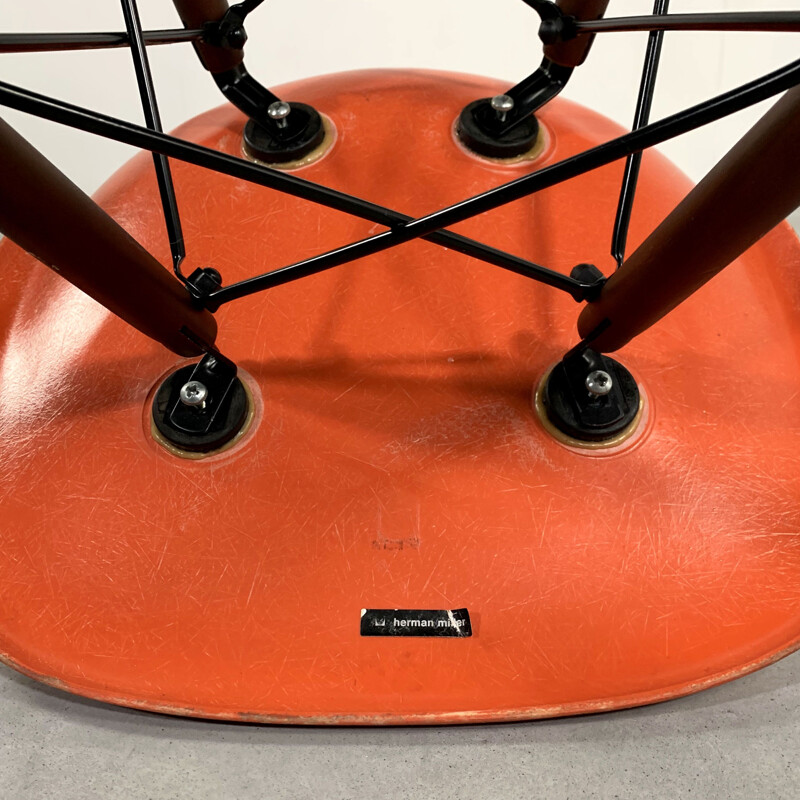 Chaise Vintage Coral DSW par Charles & Ray Eames pour Herman Miller 1970