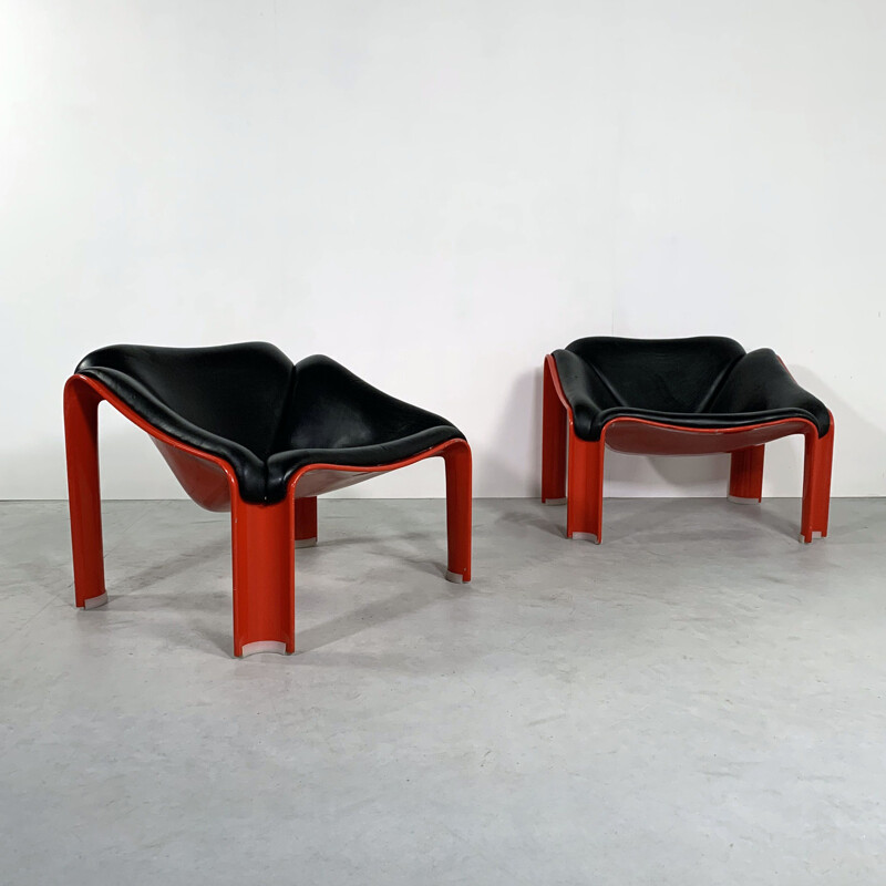 Pair of vintage F300 Lounge Chairs in Leather by Pierre Paulin for Artifort, 1960s