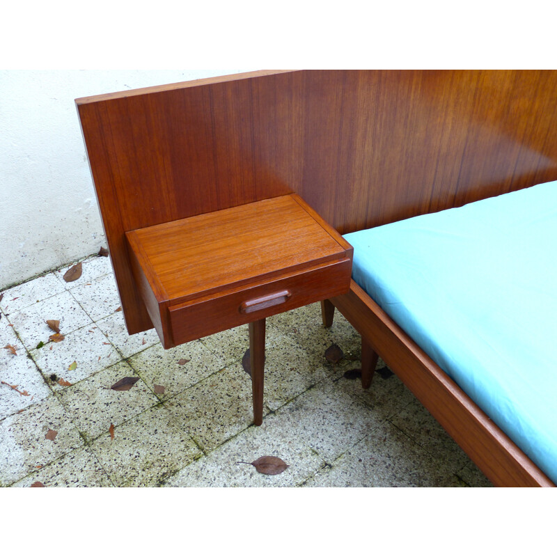 Scandinavian teak bed - 60