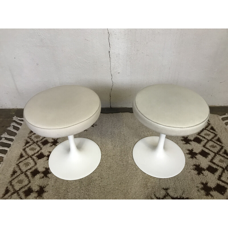 Pair of vintage Knoll tulip stool by Eero Saarinen 1970s