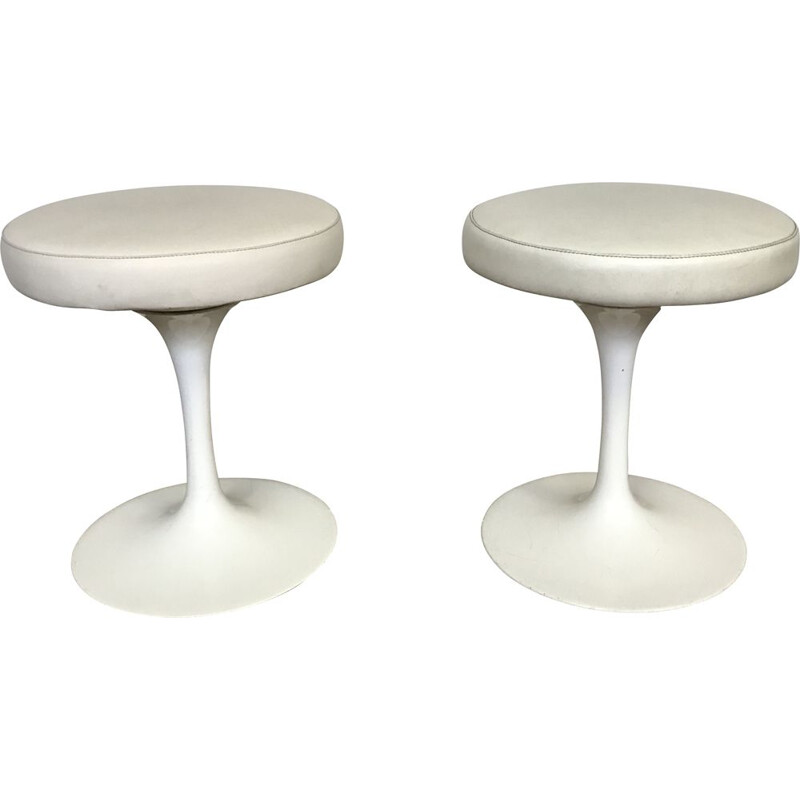 Pair of vintage Knoll tulip stool by Eero Saarinen 1970s