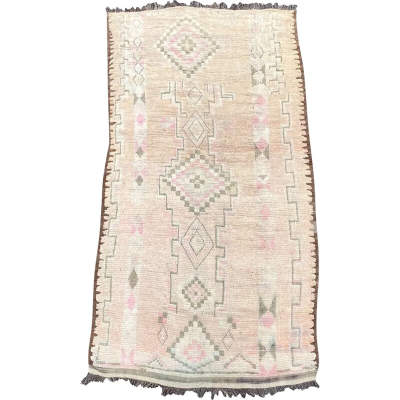 Vintage Berber carpet Boujaad in hand woven wool