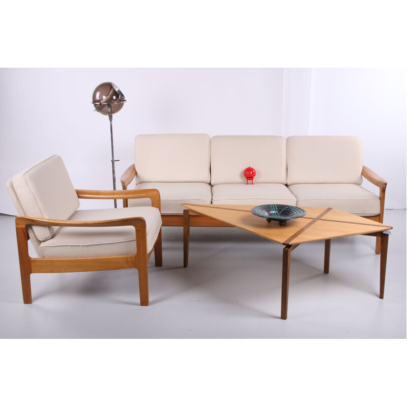 Sofá e cadeira de braços escandinavos de 3 lugares sentados branco vintage 1960