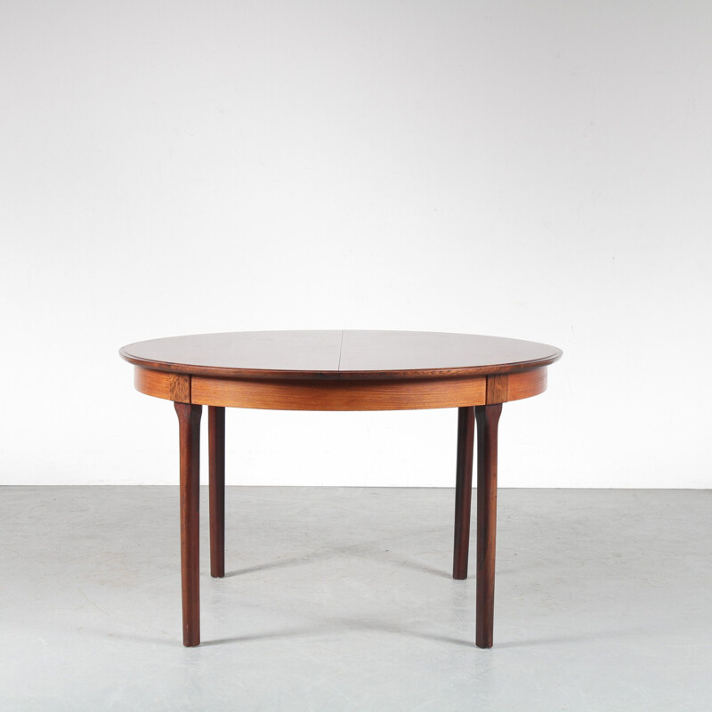 Vintage Round dining table by Moller Denmark 1950s