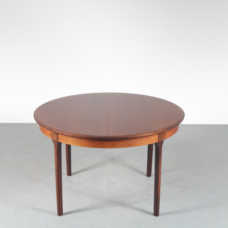 Vintage Round dining table by Moller Denmark 1950s