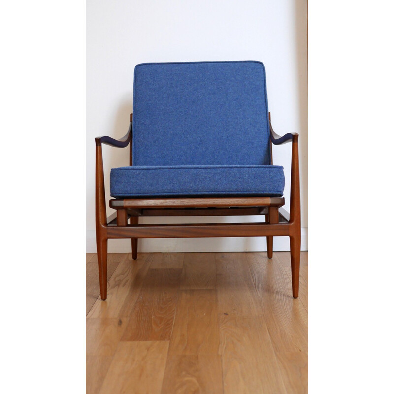 Armchair in teak and blue fabric, Robert HERITAGE - 1958