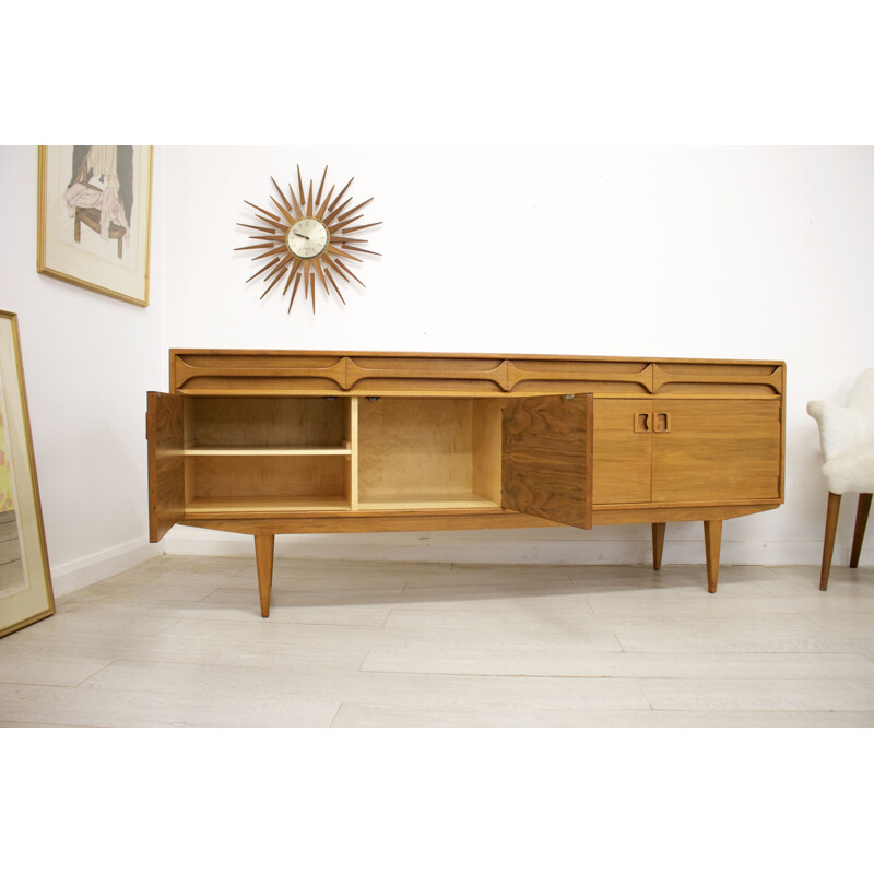 Enfilade vintage en noyer d'Alfred Cox pour Heal's 1960