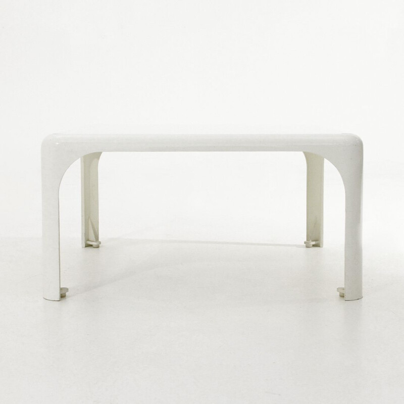 Table basse vintage blanche "Demetrio 45" de Vico Magistretti pour Artemide 1960