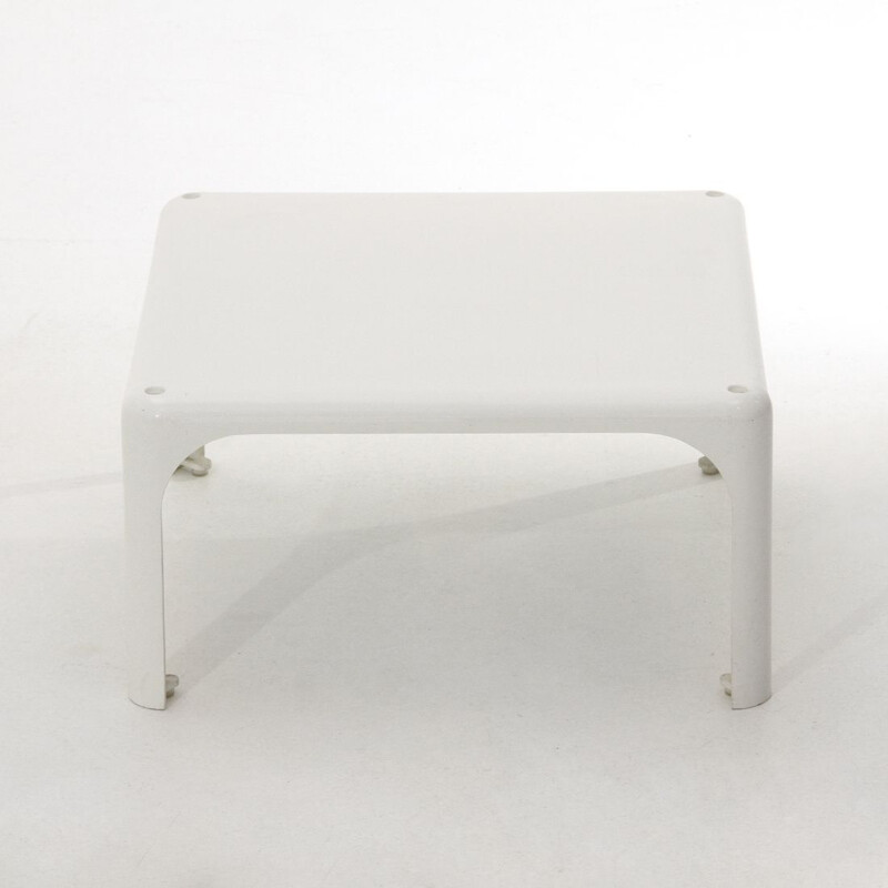 Vintage white coffee table "Demetrio 45" by Vico Magistretti for Artemide 1960