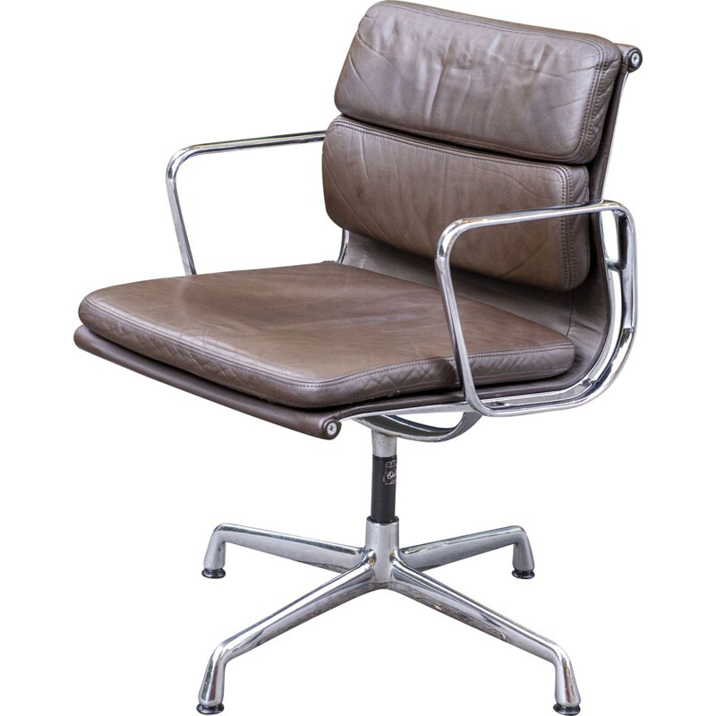 Fauteuil vintage Soft Pad EA 218 marron de Charles & Ray Eames Herman Miller 1969