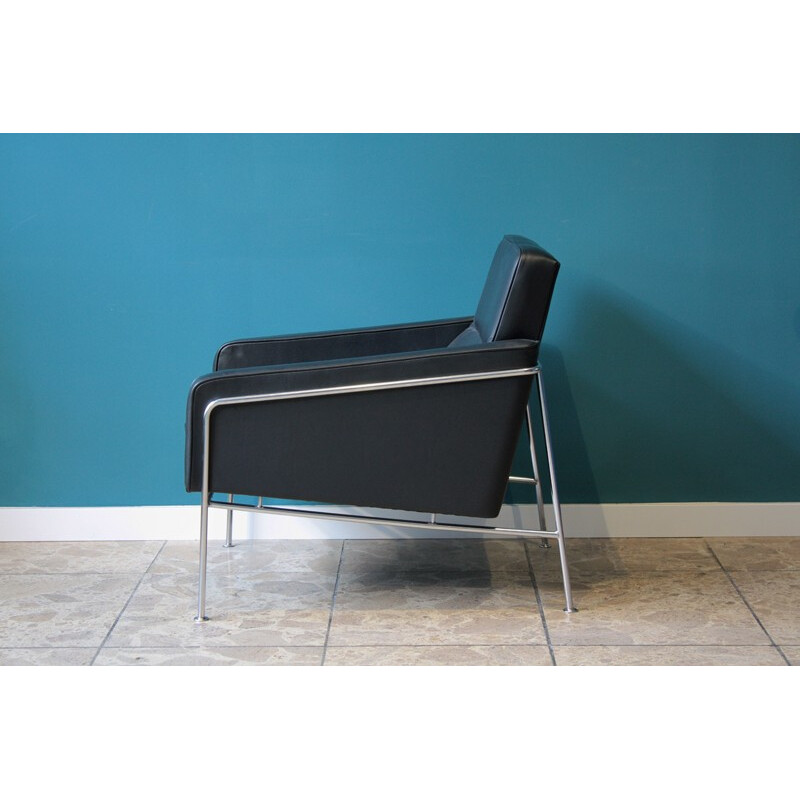 Scandinavian Fritz Hansen armchair in steel and black leather, Arne JACOBSEN - 1960s