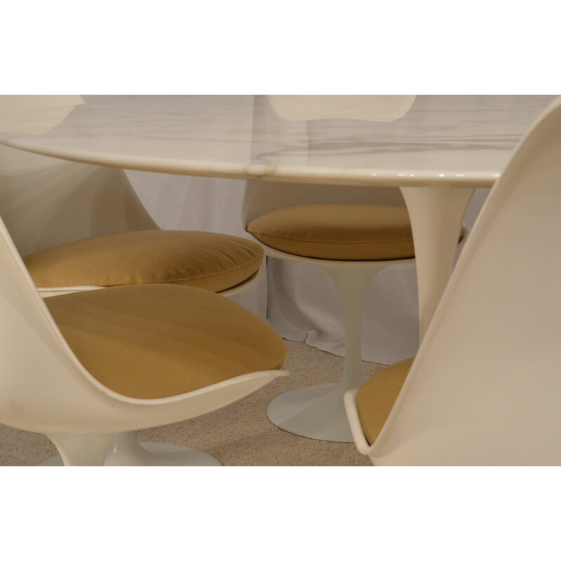 Dining table and 6 chairs "Tulip" Eero Saarinen - 50s