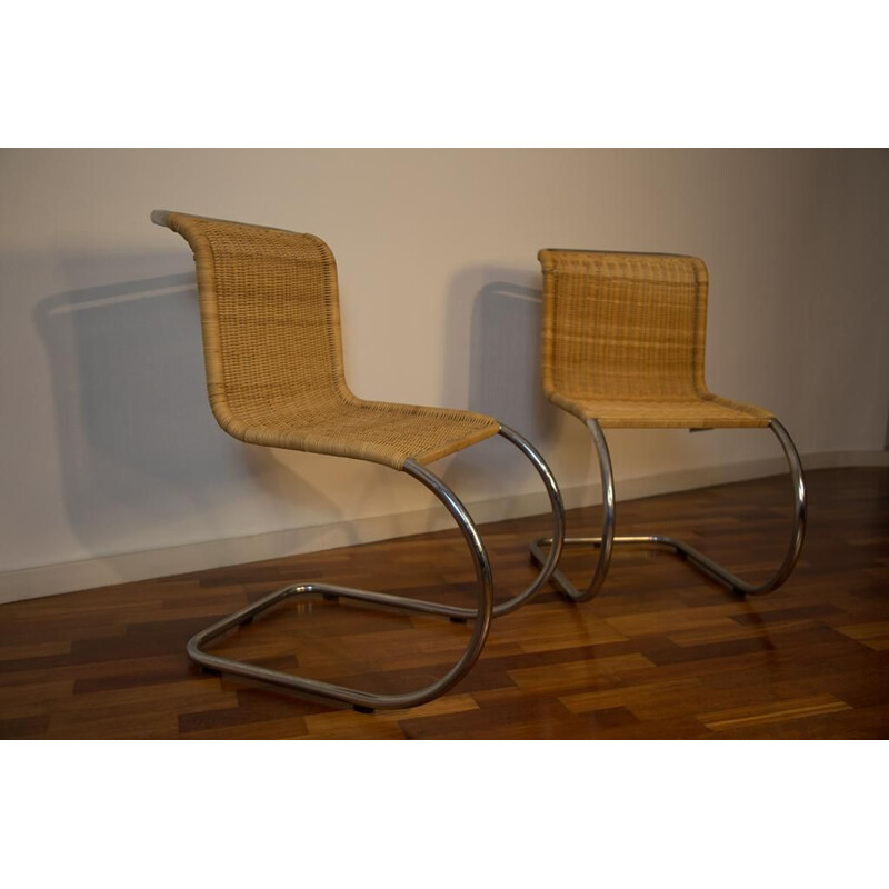 Paire de chaises vintage Mies Van Der Rohe en rotin