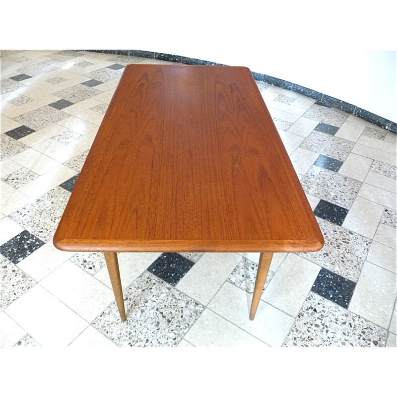 Mid-Century Danish modern teak coffee table - 1960s