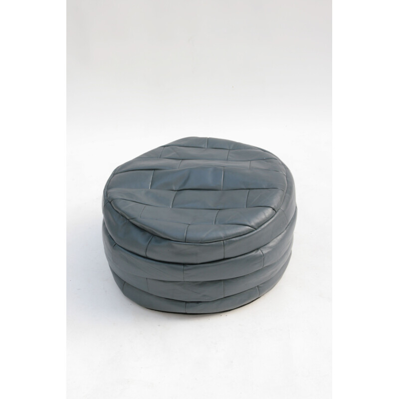 Vintage round sede pouffe in grey leather patchwork 1970s