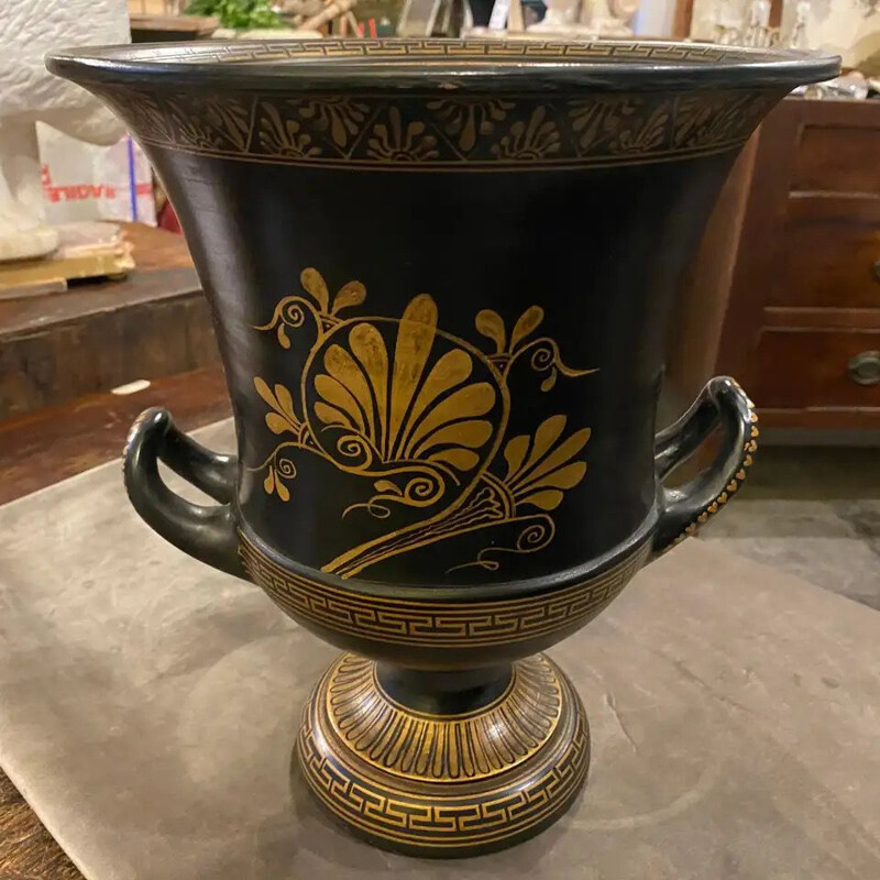 Vase vintage en terre cuite noir et or fait à la main en Grèce 1950