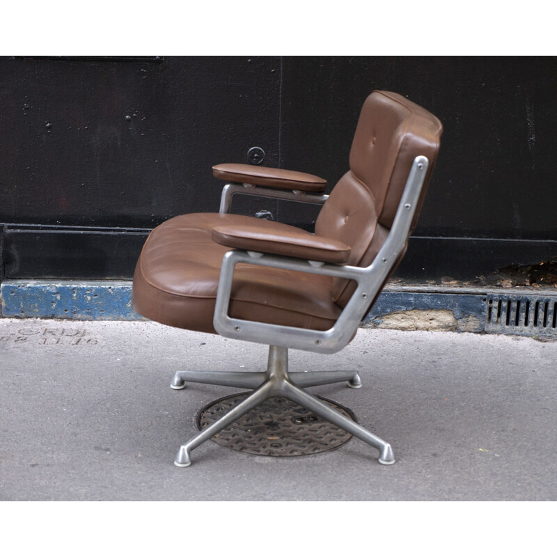 Vintage Charles & Ray Eames Lobby Armchair 1960s