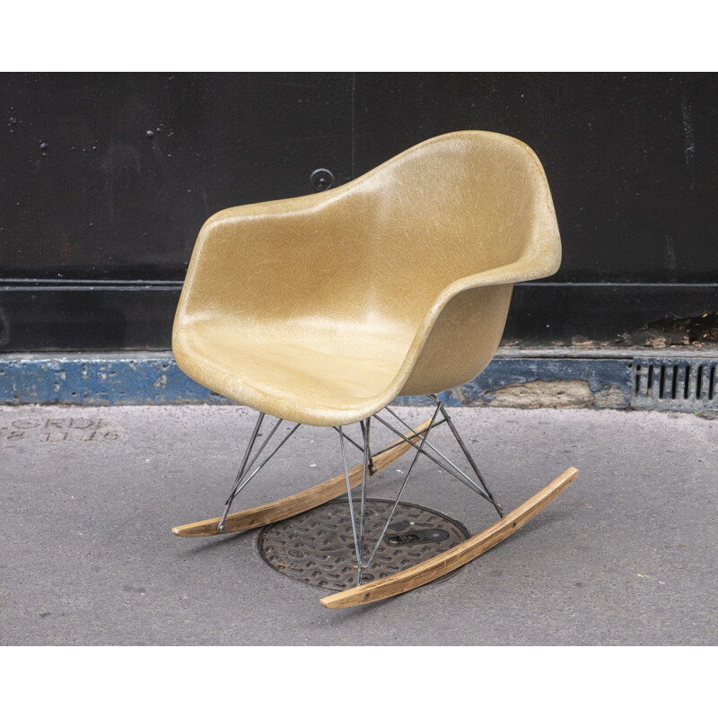 Rocking chair vintage Light Ochre de Charles & Ray Eames 1960