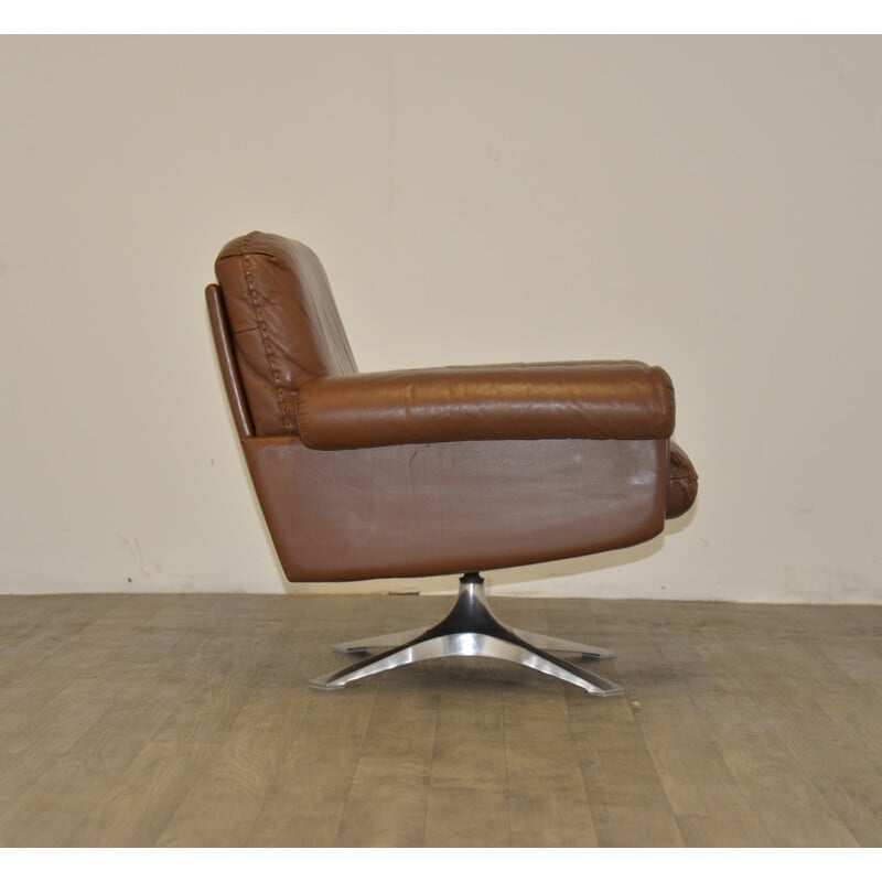 "DS 31" De Sede swivel armchair in brown leather - 1970s