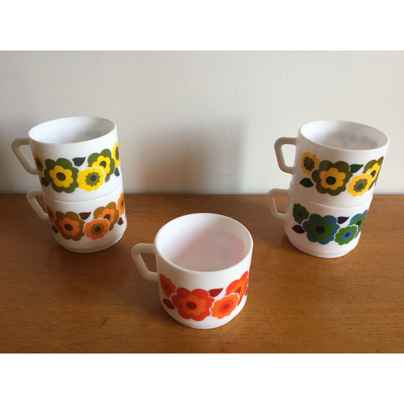 Set of 5 vintage coffee cups with flowers by Arcopal 1970s