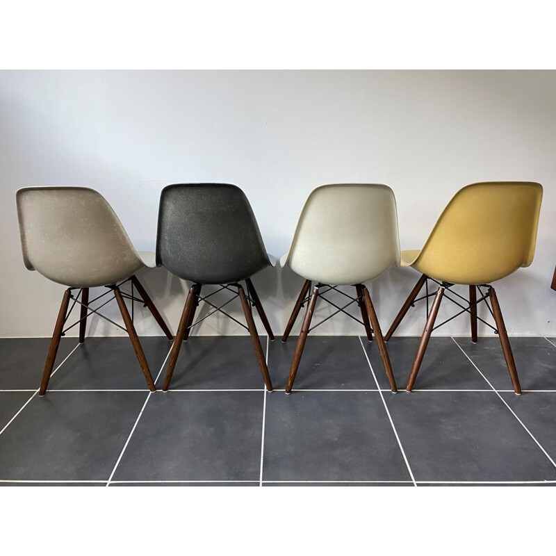 Set of 4 vintage elephant grey walnut eames herman miller chairs 1950s