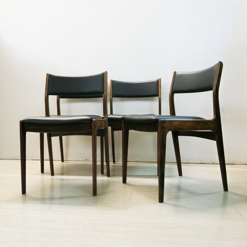 Suite de quatre chaises noires scandinaves Uldum Mobelfabrik en palissandre, Johannes ANDERSEN - 1960s