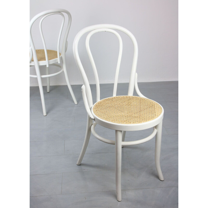 Set aus 4 weißen Vintage-Stühlen von Michael Thonet