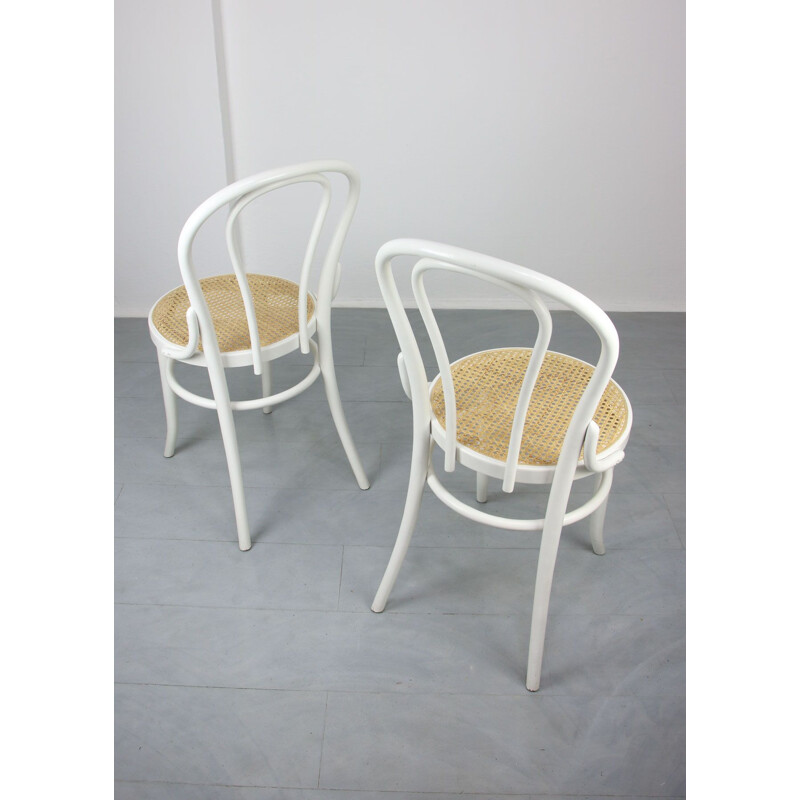 Set of 4 vintage White Chairs by Michael Thonet