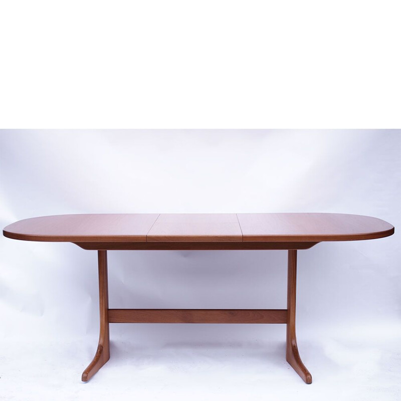 Vintage oval table McIntosh scandinavian 1960s