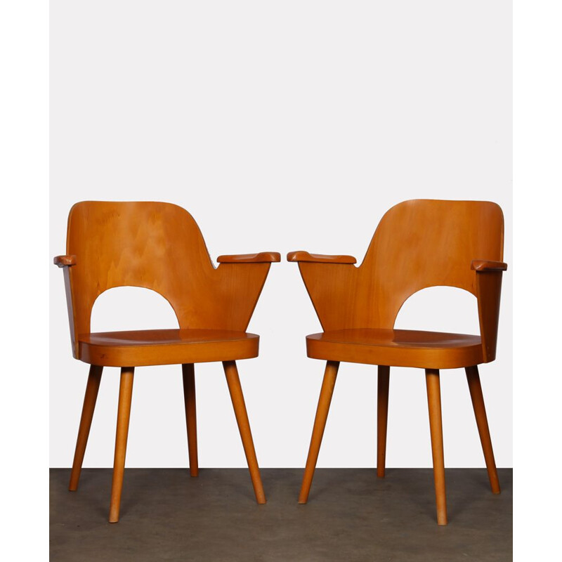 Pair of vintage wooden armchairs by Lubomir Hofmann for Ton 1960s